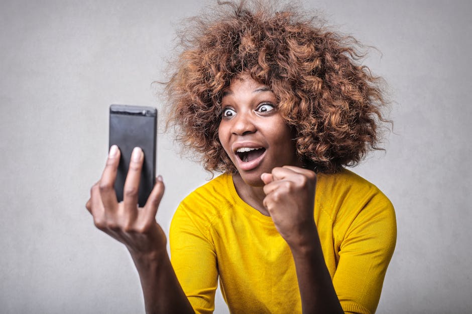 Receiving loan approval on a phone - bad credit loan approval Canada