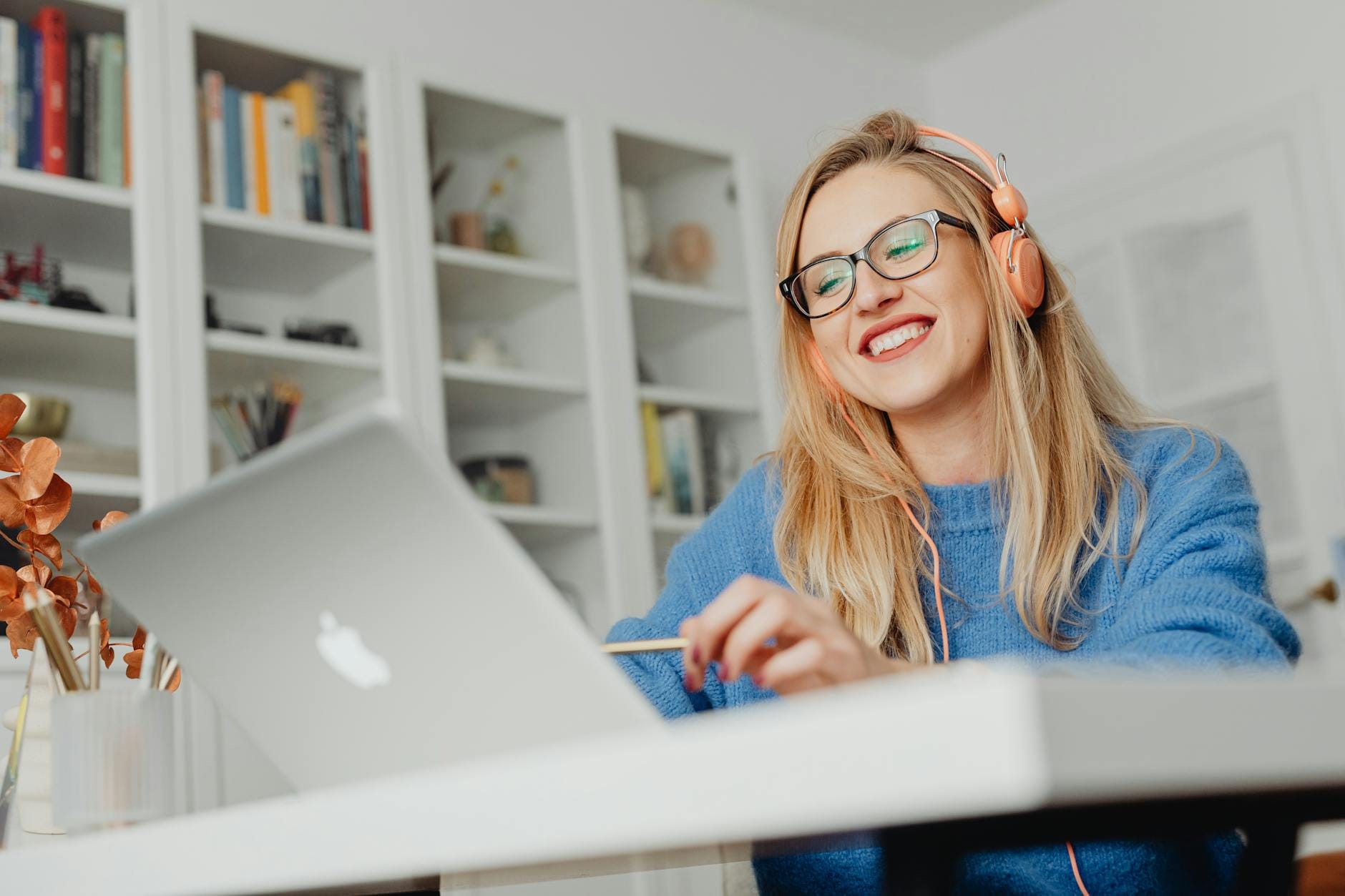 Applying for an online loan for bad credit at home in Canada ($100 to $5,000)