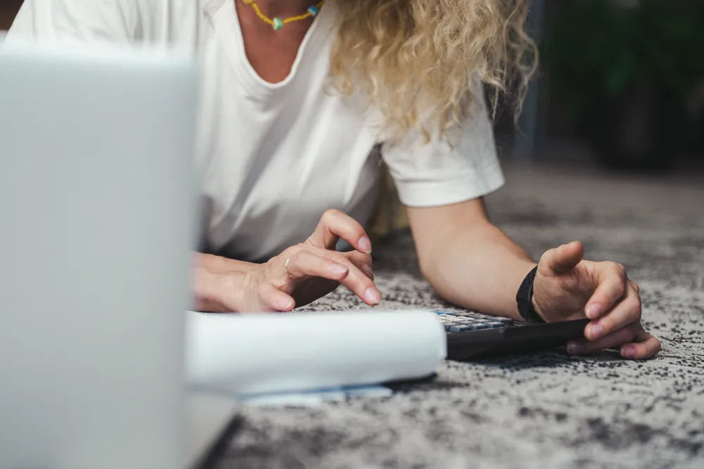 Calculating the total cost of a personal loan with a budget in Canada